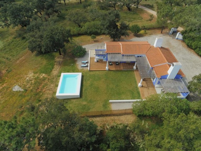 Holiday villa in the countryside swimming pool