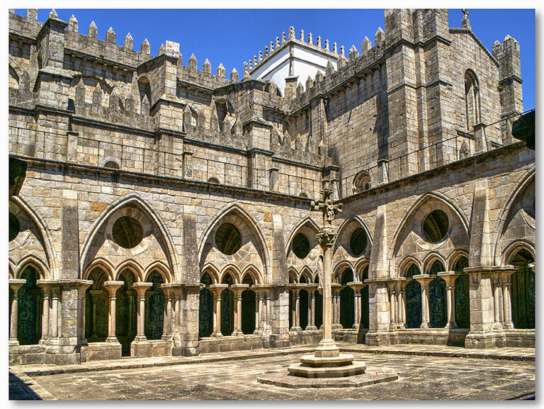 A história da Catedral do Porto A história da Catedral do Porto
